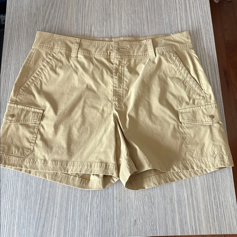 Bundle Eddie Bauer Women’s Cargo Shorts Size 12 5” Inseam (2 Pair) - Picture 2 of 13